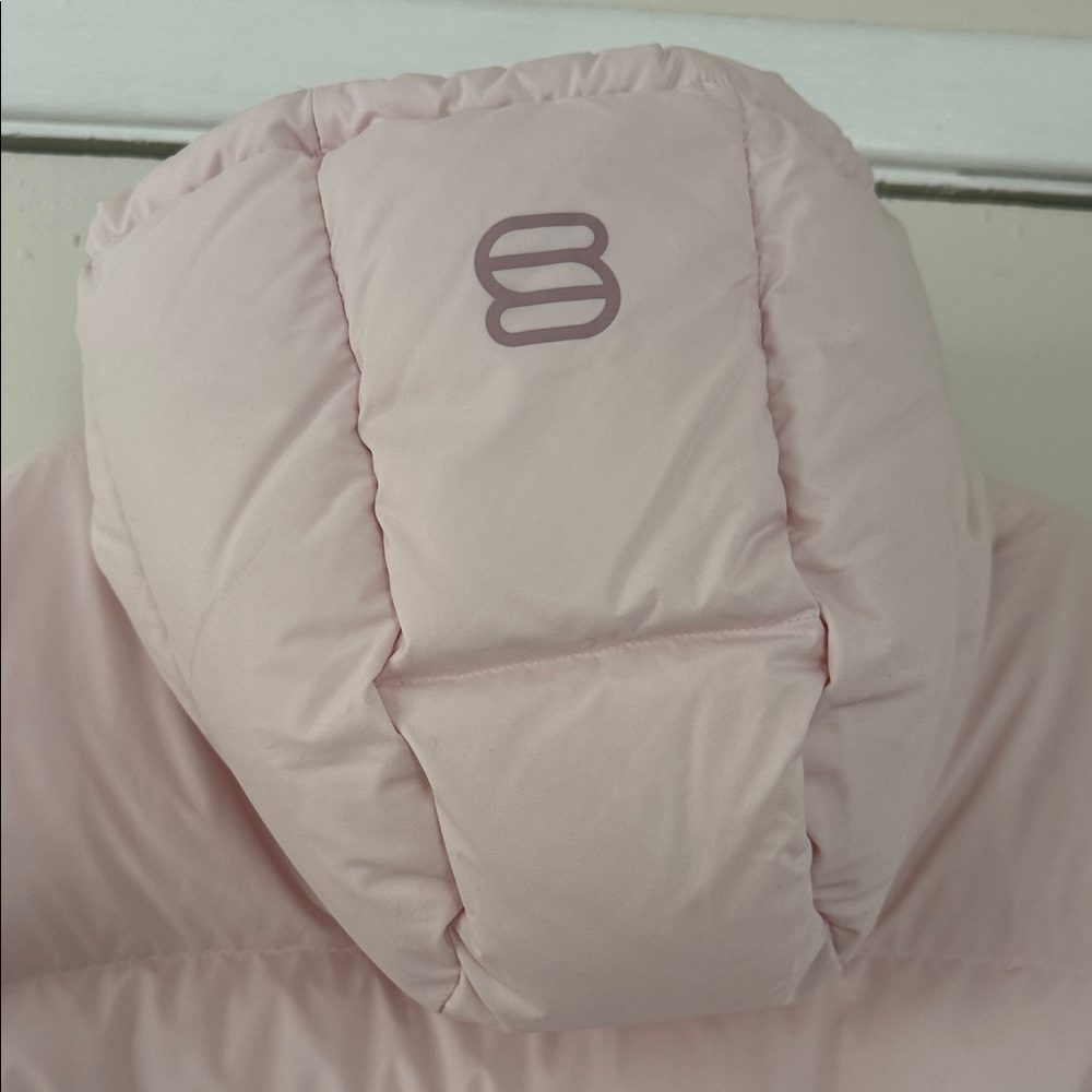 Aritzia Super Puff cliMATTE - Picture 3 of 12